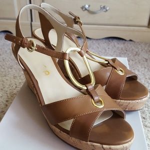 Shoe